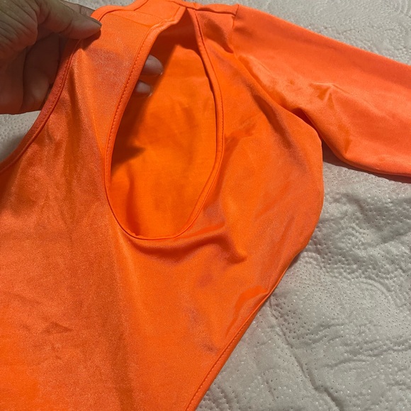 NWOT Bodycon, one sleeve dress - Picture 4 of 5